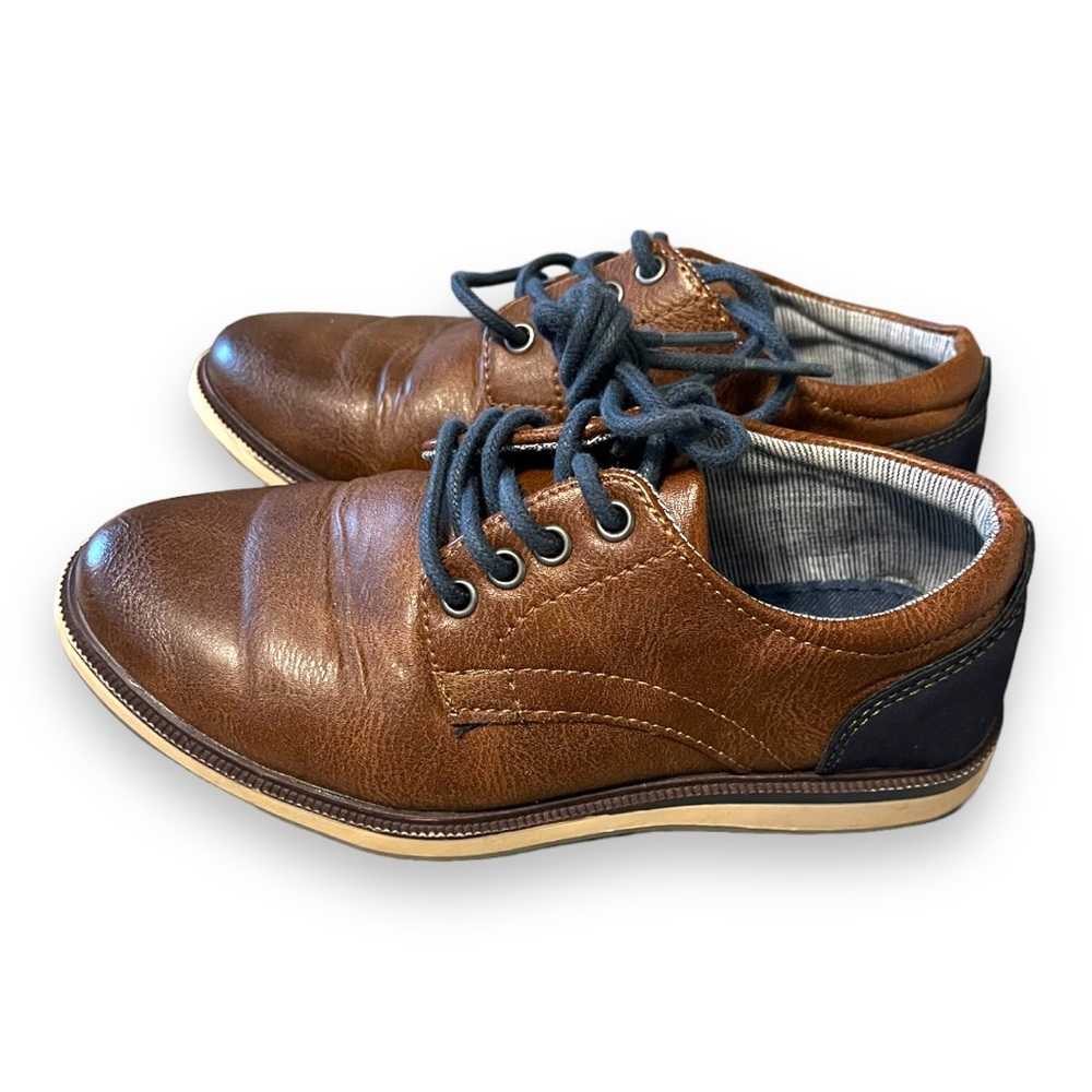 Boys London Underground comfort lace up shoes size 12